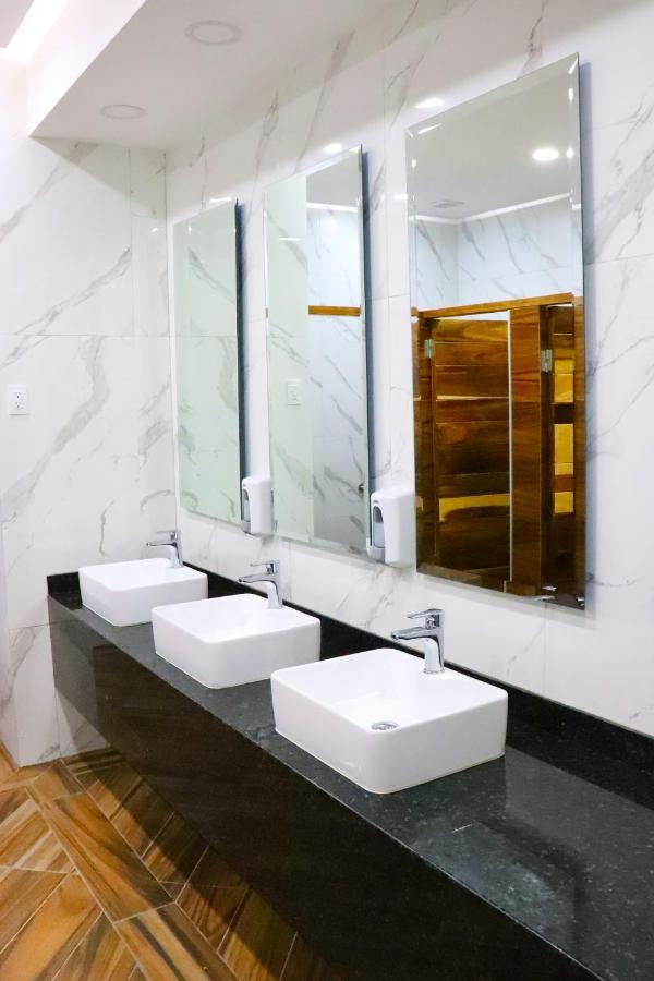 Hotel Bugari Aeropuerto Guadalajara Las Pintas Екстер'єр фото