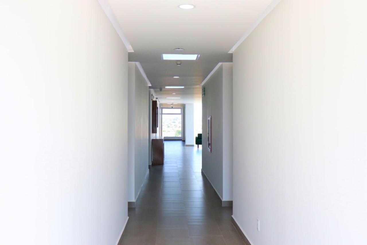 Hotel Bugari Aeropuerto Guadalajara Las Pintas Екстер'єр фото