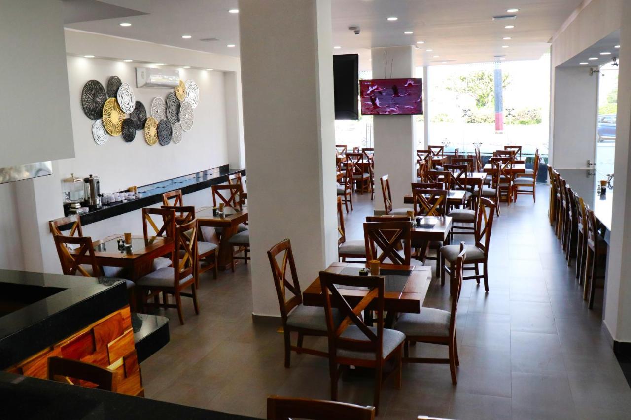 Hotel Bugari Aeropuerto Guadalajara Las Pintas Екстер'єр фото