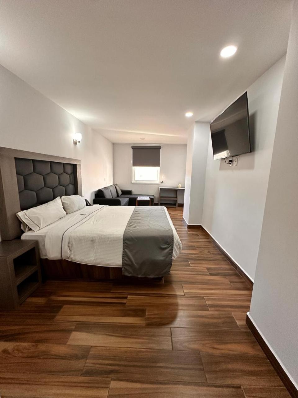 Hotel Bugari Aeropuerto Guadalajara Las Pintas Екстер'єр фото